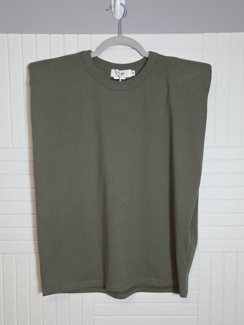 The Frankie Shop Eva Padded Shoulder Muscle Tee Top Olive Green Size M NWT